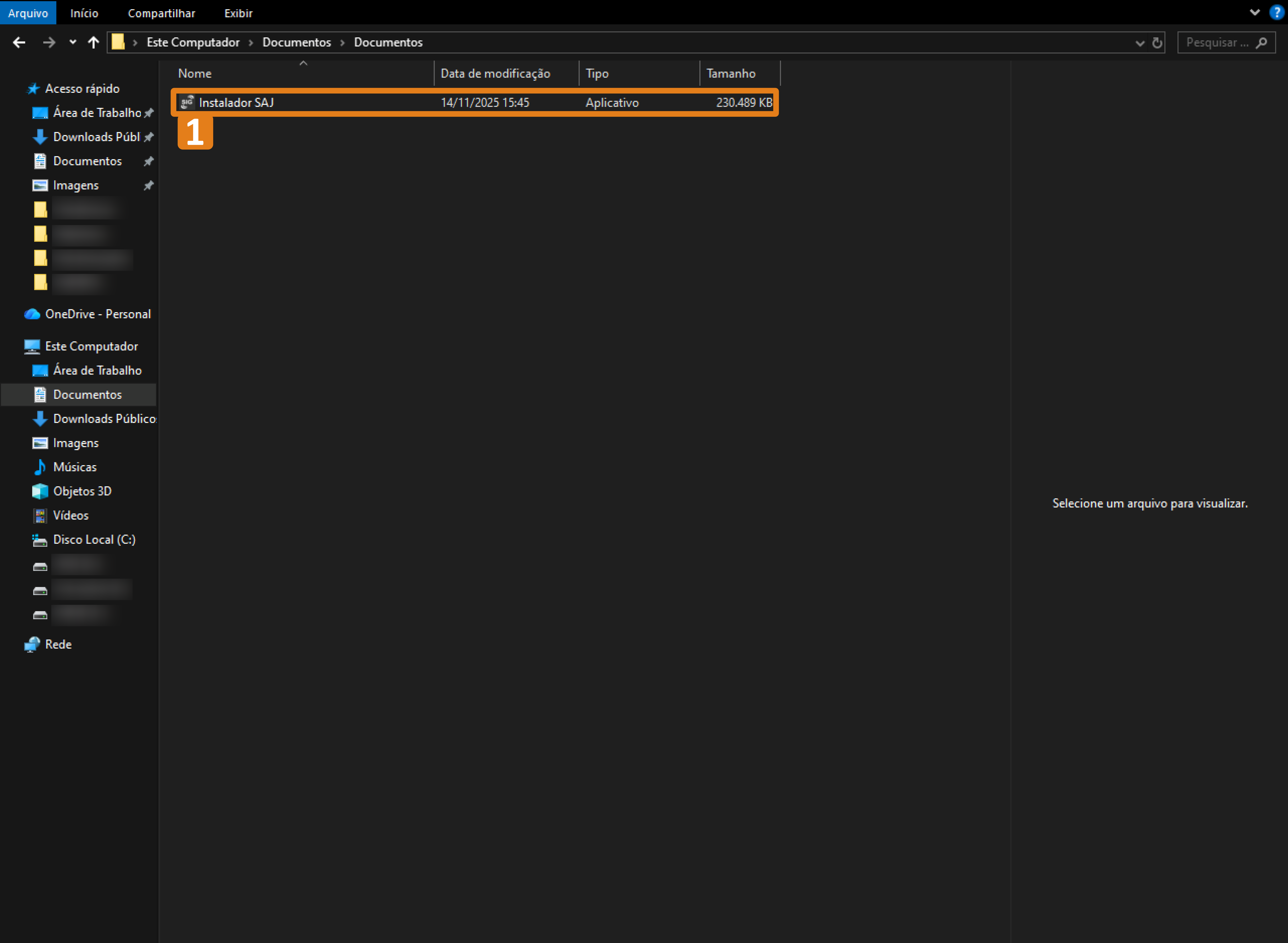 Explorador de Arquivos mostrando a pasta “Documentos” com um arquivo destacado em laranja: “Instalador SAJ”, tipo Aplicativo