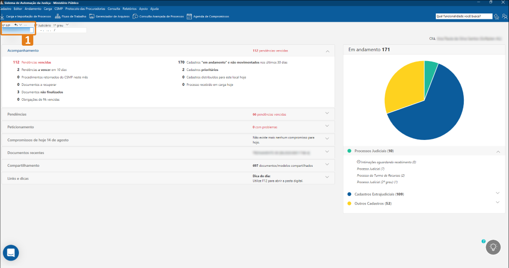 Painel do SAJ com seções de acompanhamento. Destaque em laranja no campo “N° MP” no canto superior esquerdo.