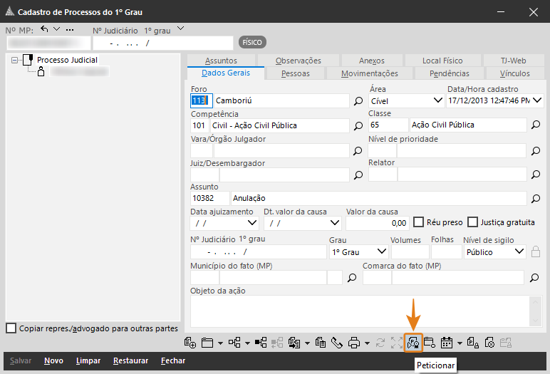 Tela de cadastro de processos no SAJ com destaque no botão 'Peticionar' na barra inferior