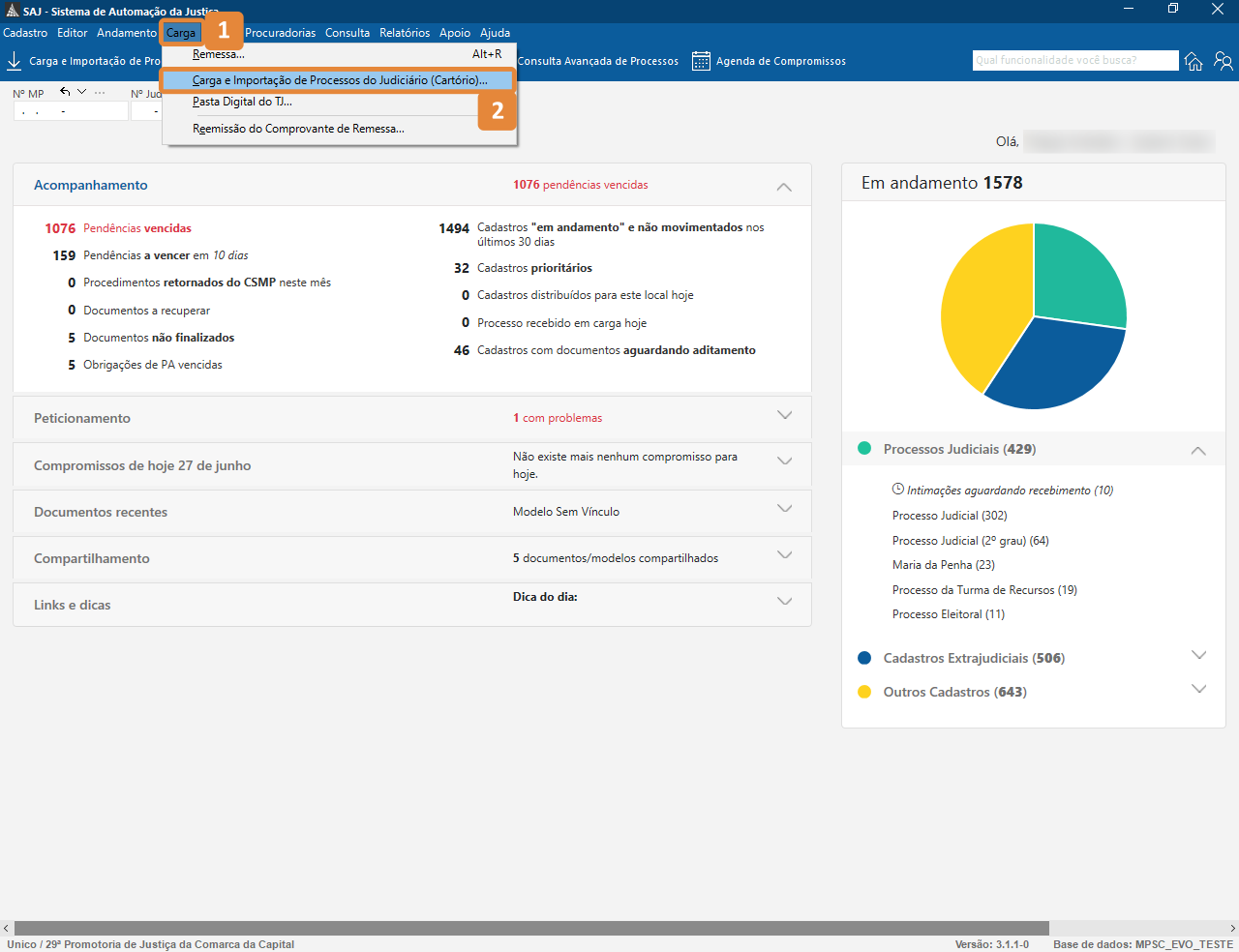 Sistema SAJ com menu aberto. Destaques em laranja na aba 'Carga' e no item 'Carga e Importação de Processos do Judiciário'.